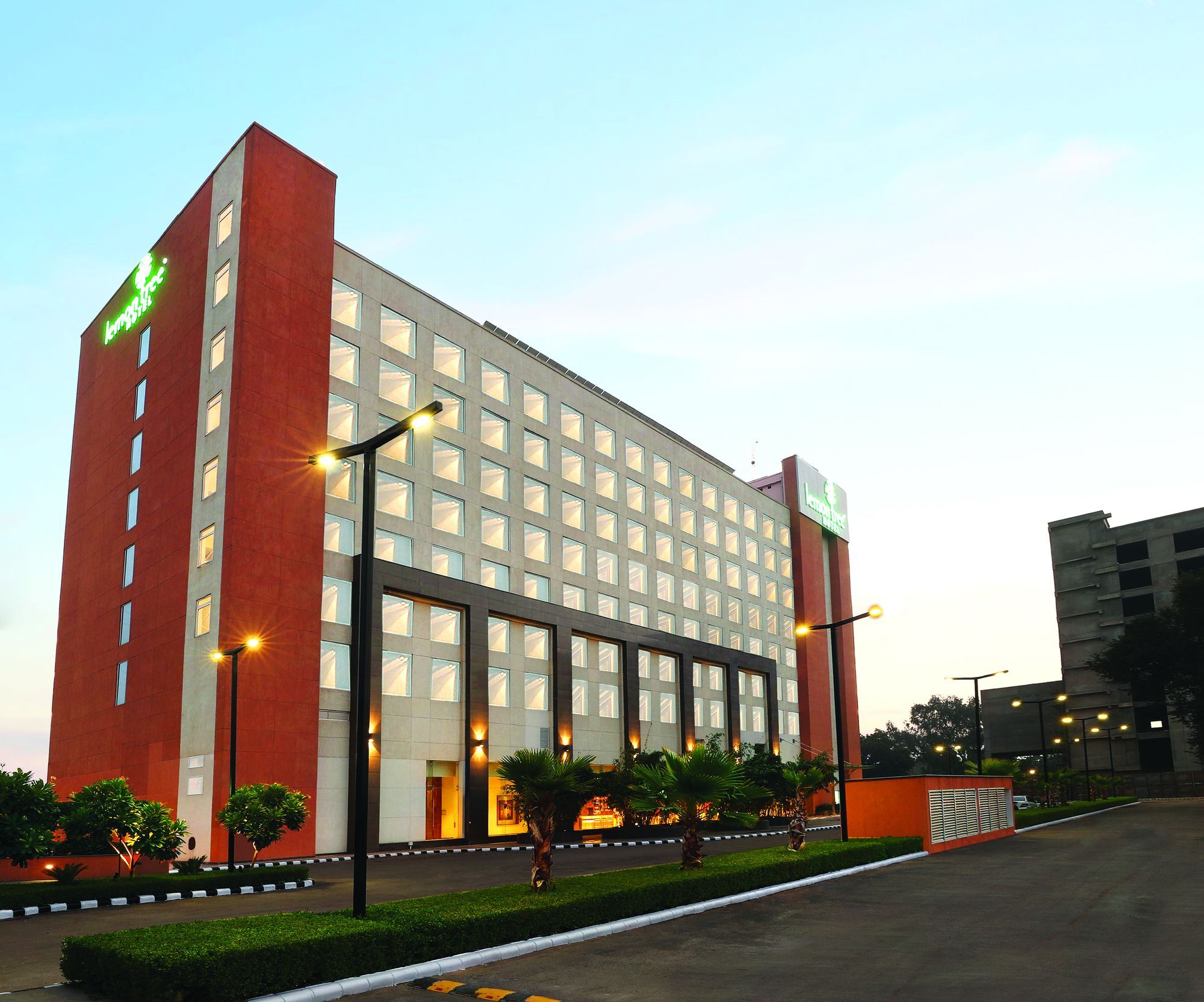 Lemon Tree Hotel Sohna Road Gurgaon Exterior photo
