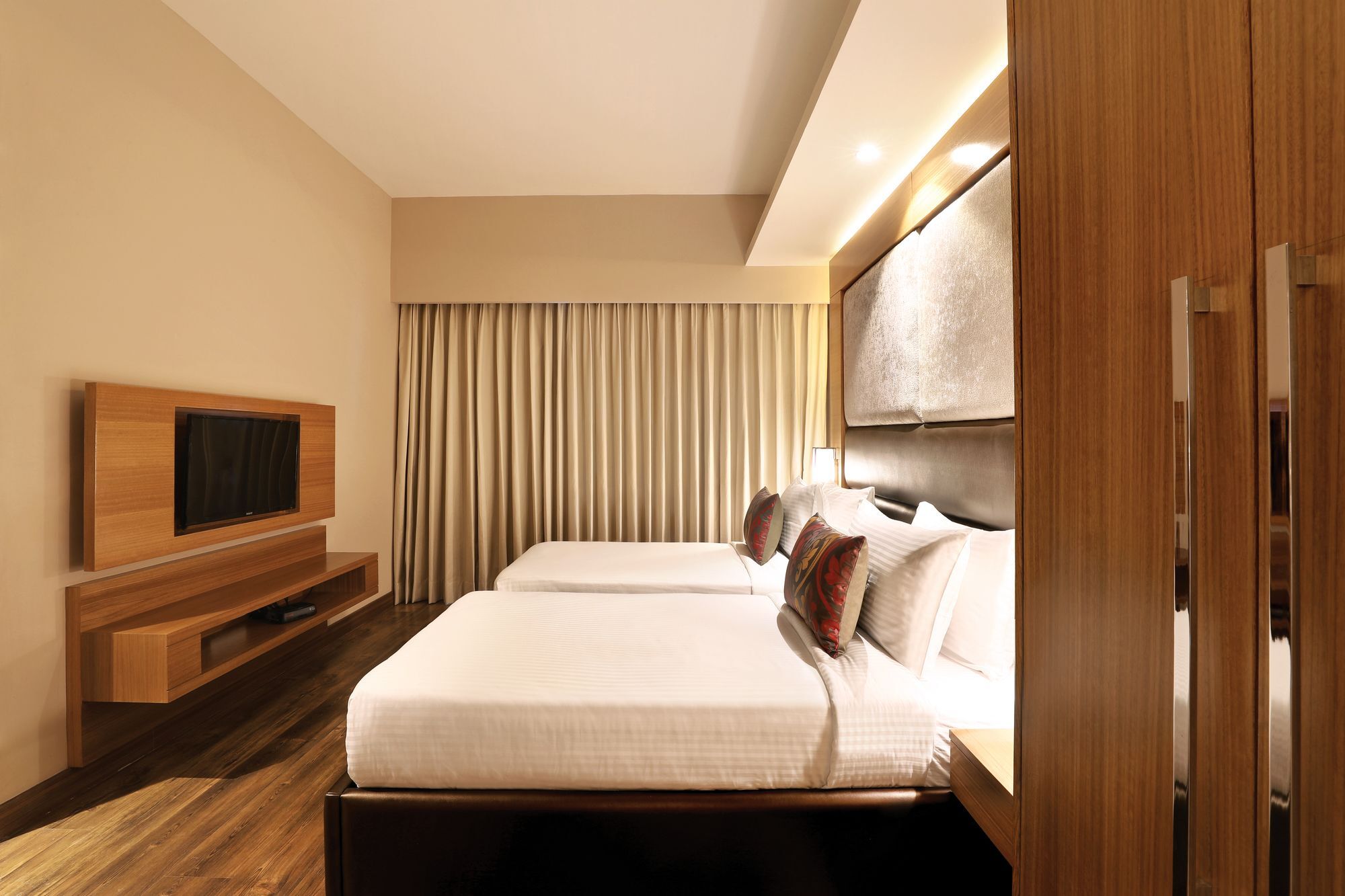 Lemon Tree Hotel Sohna Road Gurgaon Exterior photo